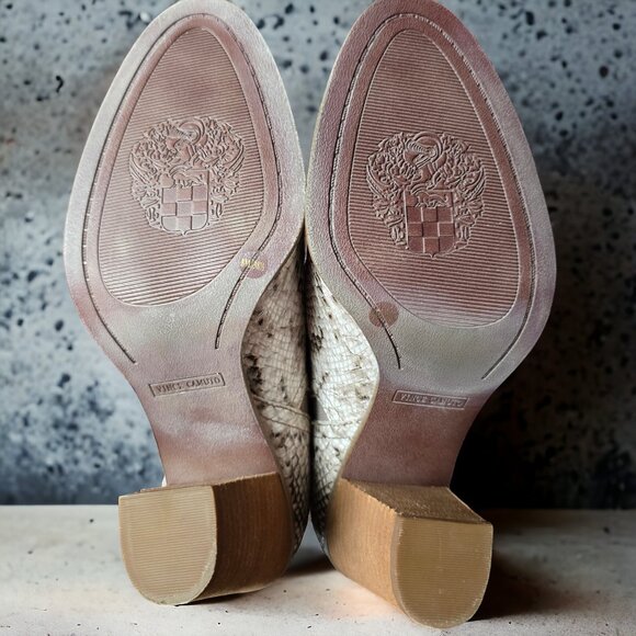 NWT VINCE CAMUTO ( 8M) FAMHIDA LEATHER Snake Skin Booties - Picture 7 of 10